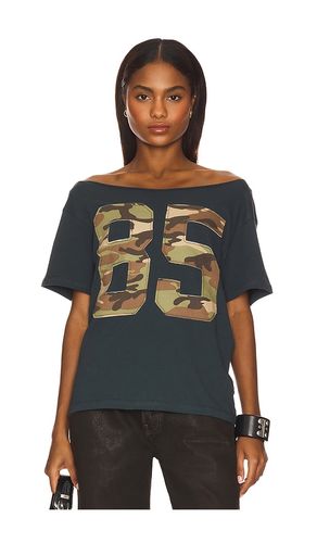 Camo Applique Off The Shoulder Tee in Black. - size L (also in M, S, XS) - DAYDREAMER - Modalova