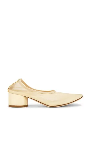 Balla Scrunch Pump in Cream. - size 36 (also in 39) - Dear Frances - Modalova