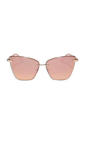 Becky V Sunglasses in Metallic - DIFF EYEWEAR - Modalova