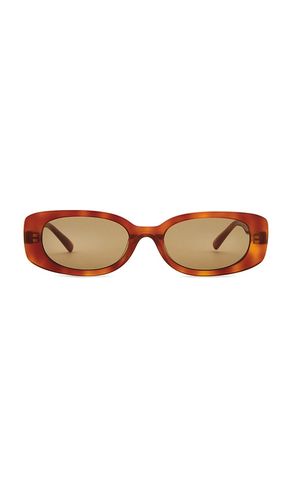 Milan Sunglasses in Rust - DEVON WINDSOR - Modalova