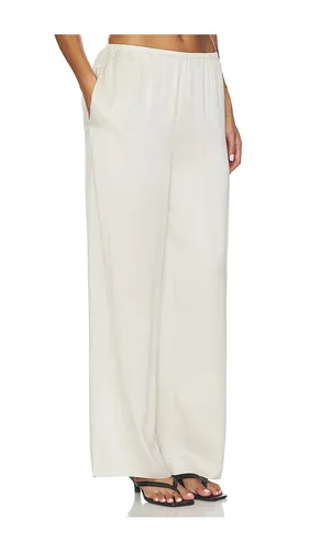 Loretta Wide Leg Washed Silk Pant in Grey. - size XXS (also in XS, S, M, L, XL) - EAVES - Modalova