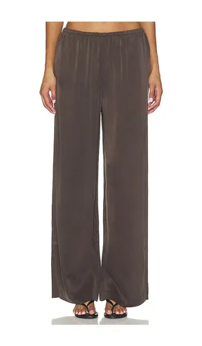 Loretta Wide Leg Washed Silk Pant in Chocolate. - size XXS (also in XS, S, M, L, XL) - EAVES - Modalova