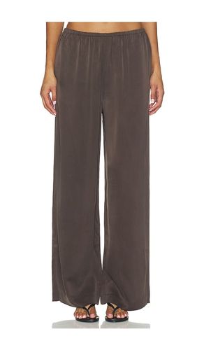 Loretta Wide Leg Washed Silk Pant in . Taglia L. Also in M, S, XL, XS, XXS - EAVES - Modalova