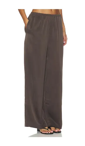 Loretta Wide Leg Washed Silk Pant in Chocolate. - size XXS (also in XS, S, M, L, XL) - EAVES - Modalova