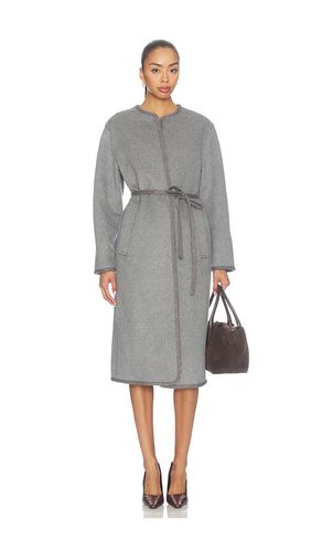 Port Belted Coat in . Taglia S. Also in XS, M, XL - Elodie the Label - Modalova