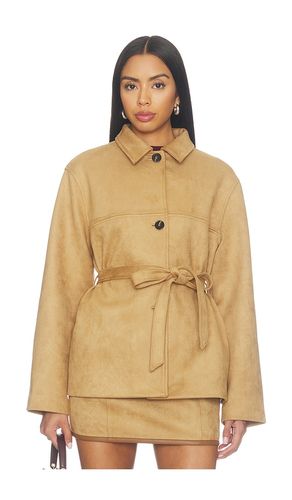 GÜRTEL-FAUX-WILDLEDERJACKE TERRAIN in . Größe L. Also in M, S, XL, XS - Elodie the Label - Modalova