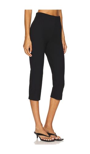 Ivonne Capri Pants in . Size S. Also in L, XL - Elodie the Label - Modalova