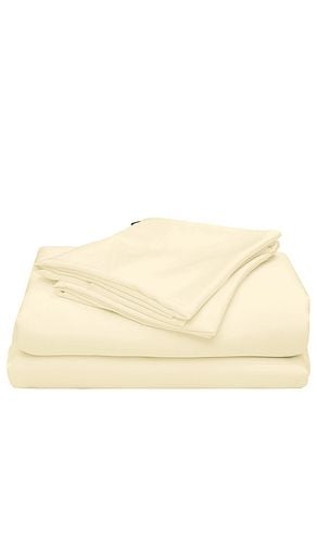 Cal King Sateen Solid Sheet Set in Yellow - Ettitude - Modalova