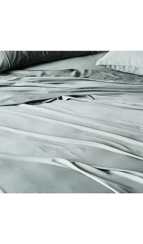 Twin Sateen Solid Duvet Cover in - Ettitude - Modalova