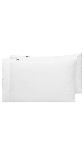 King Signature Sateen Pillowcase Set in White - Ettitude - Modalova