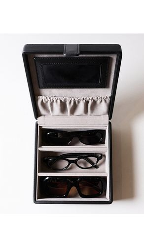CAPSULE CASE CAPSULE CASE in - ETOILE COLLECTIVE - Modalova