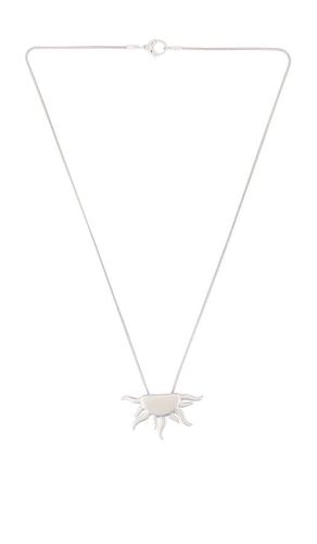 X Leslie Amon Chasing the Sun Statement Chain in - EMMA PILLS - Modalova