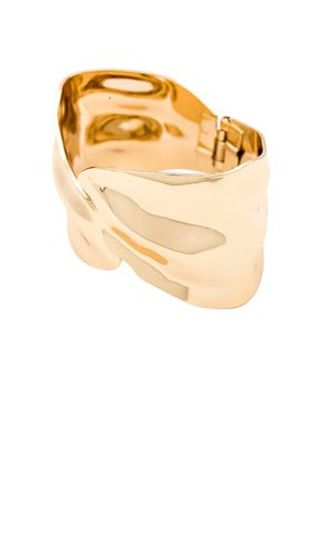 Abstract Textured Cuff Bracelet in Metallic Gold - Ettika - Modalova