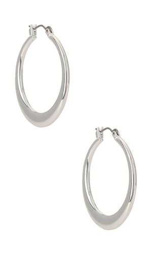 Large Flat Open Hoop Earrings in Metallic - Ettika - Modalova