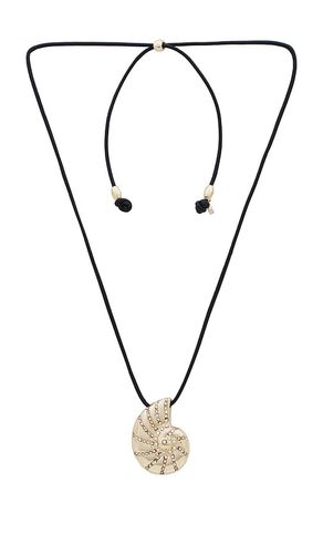 Shell Pendant Necklace in Metallic - Ettika - Modalova