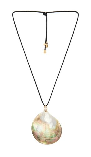 Statement Shell Cord Necklace in - Ettika - Modalova