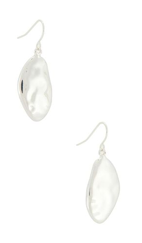 Hammered Oval Drop Earrings in - Ettika - Modalova