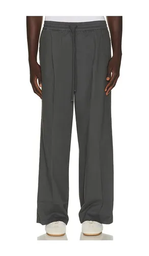 Pleat Front Drawstring Pant in . Size L. Also in M, S, XL/1X - Fear of God ESSENTIALS - Modalova