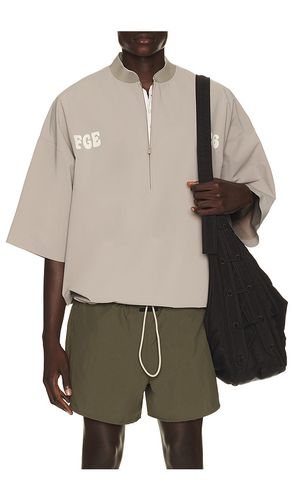 HEMD HALF in . Größe L. Also in M, S, XS - Fear of God ESSENTIALS - Modalova