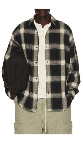 HEMD BUTTON in . Größe L. Also in XL/1X - Fear of God ESSENTIALS - Modalova