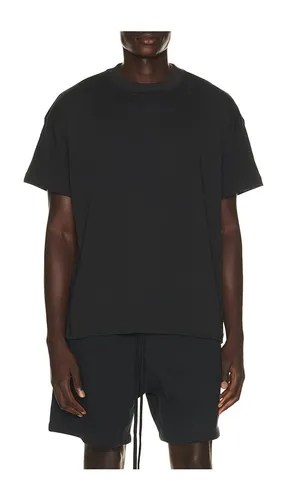 Tee in . Size L. Also in S, XS - Fear of God ESSENTIALS - Modalova