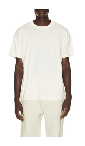 Tee in . Size S. Also in XS - Fear of God ESSENTIALS - Modalova