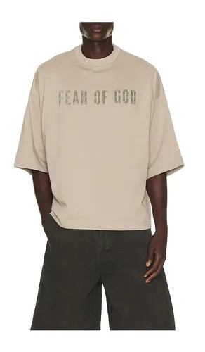 Merch Tee in . Size L. Also in M, XL/1X - Fear of God ESSENTIALS - Modalova
