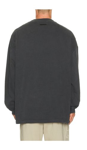 LANGARMSHIRT TRAINING in . Größe M. Also in L - Fear of God ESSENTIALS - Modalova
