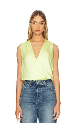 The Sleeveless Date Blouse in Yellow. - size L (also in M, S, XS) - Favorite Daughter - Modalova