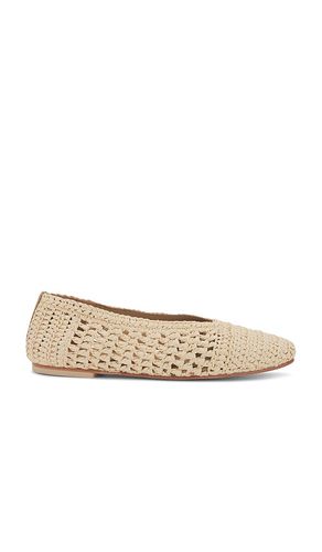 Jessie Flat in Beige. - size 5 (also in 6, 6.5, 7.5, 8, 8.5, 9) - Freda Salvador - Modalova