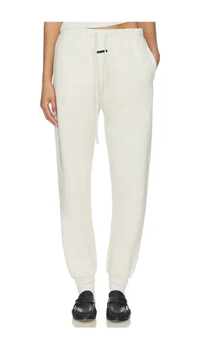 Signature Vintage Sweatpant in Light Grey. - size M (also in S, XS) - Fear of God ESSENTIALS - Modalova