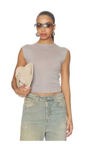 Soft Rib Fitted Tank Top in . Size M. Also in S, XS - Fear of God ESSENTIALS - Modalova
