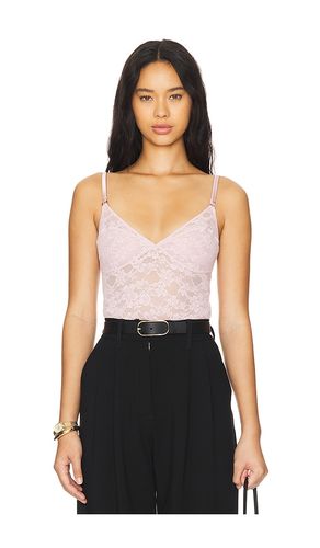 Le Stretch Lace Wireless Bodysuit in Pink. - size S (also in XS) - fleur du mal - Modalova