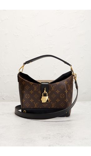 Louis Vuitton Monogram Reverse Bento Box EW Shoulder Bag in - FWRD Renew - Modalova