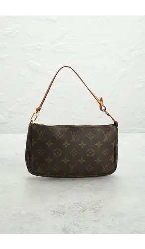 Louis Vuitton Monogram Pochette Accessoires Shoulder Bag in - FWRD Renew - Modalova