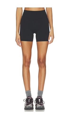 Core Shorts in . Size L. Also in S, XL, XS - FORM - Modalova
