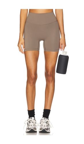 Core Shorts in Tan. - size L (also in M, S, XL, XS) - FORM - Modalova