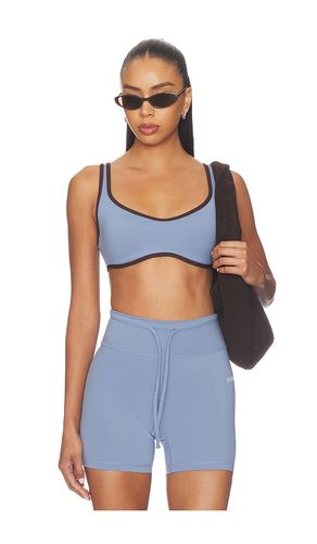 Curved Hem Sports Bra in Blue. - size L (also in M, S) - FORM - Modalova