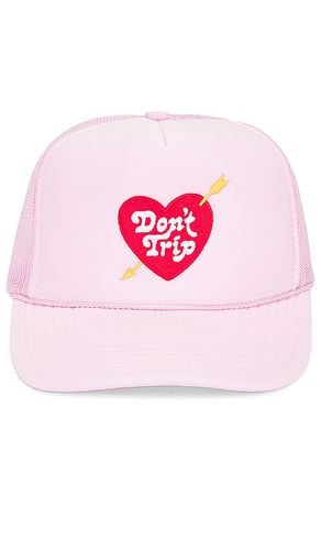 Heart & Arrow Trucker Hat in - Free & Easy - Modalova