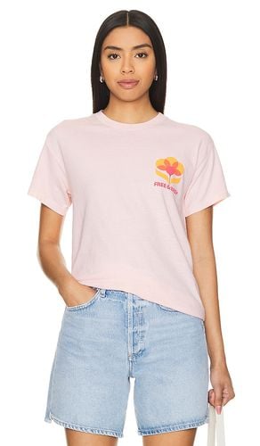 In Bloom Tee in Pink. - size L (also in M, S) - Free & Easy - Modalova