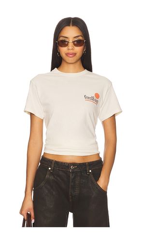 High Summer Tee in Cream. - size L (also in M, S, XL/1X) - Free & Easy - Modalova