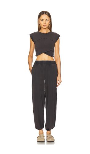 X FP Movement Hot Shot Cross Over Set in Charcoal. - size L (also in M) - Free People - Modalova