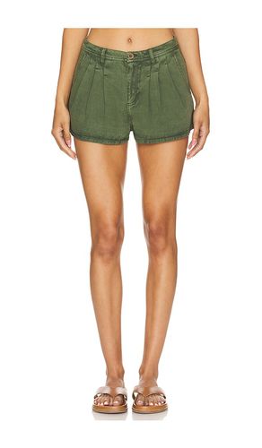 X revolve nora mini trouser short en color verde oliva talla 0 en - Olive. Talla 0 (también en 10, 4, 6, 8) - Free People - Modalova