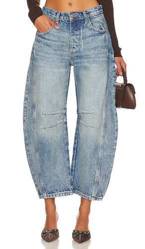 X We The Free Good Luck Mid Rise Barrel in Denim-Light. - size 24 (also in 25, 26, 27, 28, 29, 30, 31, 32) - Free People - Modalova