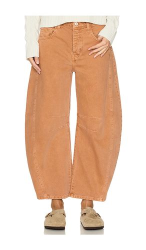 MID-RISE-JEANS MIT BARREL-BEIN GOOD LUCK in . Size 25, 26, 27, 28, 29, 30, 31, 32 - Free People - Modalova