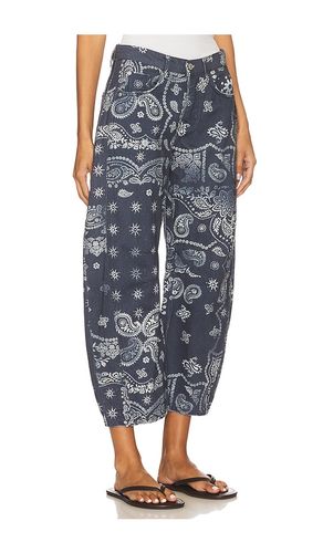 BARRELJEANS MIT PRINT GOOD LUCK in . Größe 24. Also in 25 - Free People - Modalova