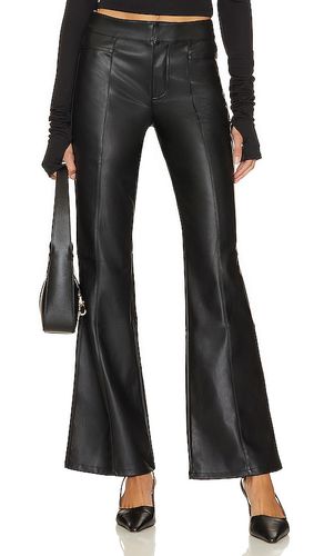 Pantalón de piel sintética de talle alto uptown high rise en color talla 0 en - Black. Talla 0 (también en 10, 12 - Free People - Modalova