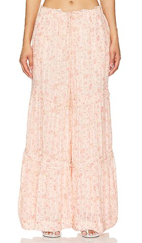 Emmaline Tiered Pull On Pant In in Peach. - size S (also in XS) - Free People - Modalova