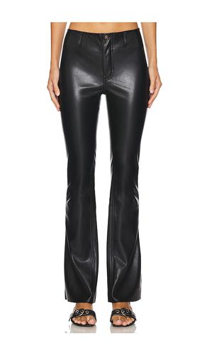 X We The Free Level Up Faux Leather Slit Bootcut in . - size 24 (also in 25, 26, 27, 28, 29, 30, 31) - Free People - Modalova