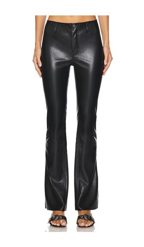 X We The Free Level Up Faux Leather Slit Bootcut in . Size 25, 26, 27, 28, 29, 31, 32 - Free People - Modalova